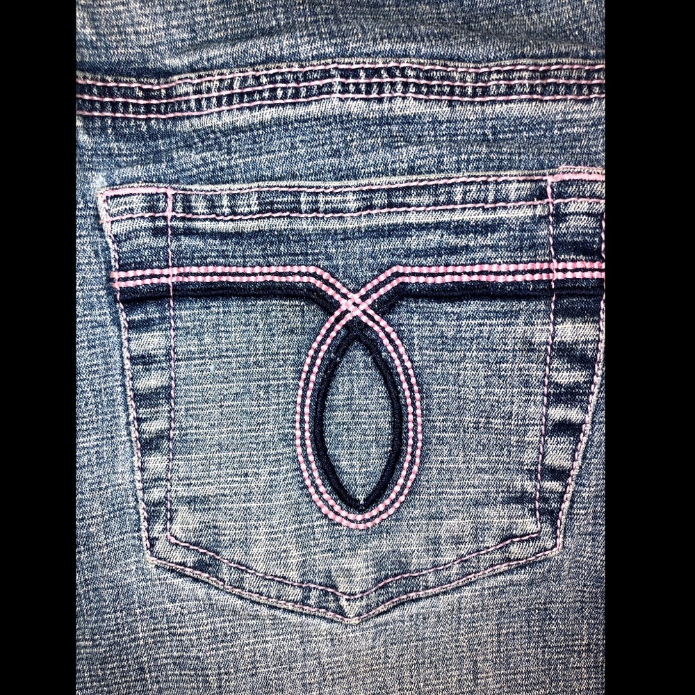 BOGO 50% OFF ALL BOTTOMS! Blue jeans with pink threading!👖 - Picture 4 of 6